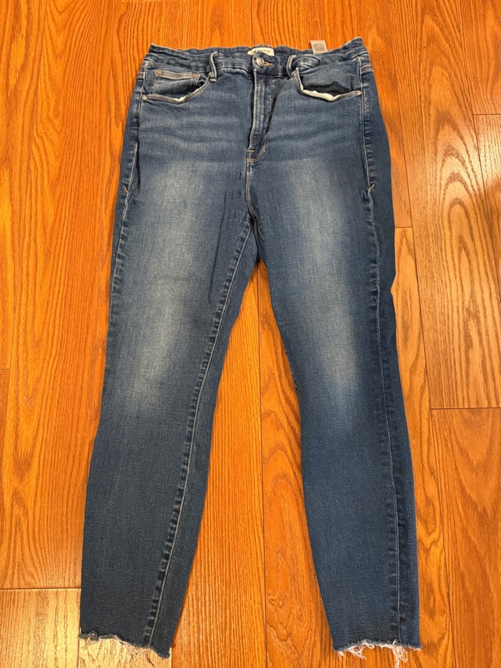 Good American hi rise Mid-Blue Skinny Jeans with Faded Detail size 16